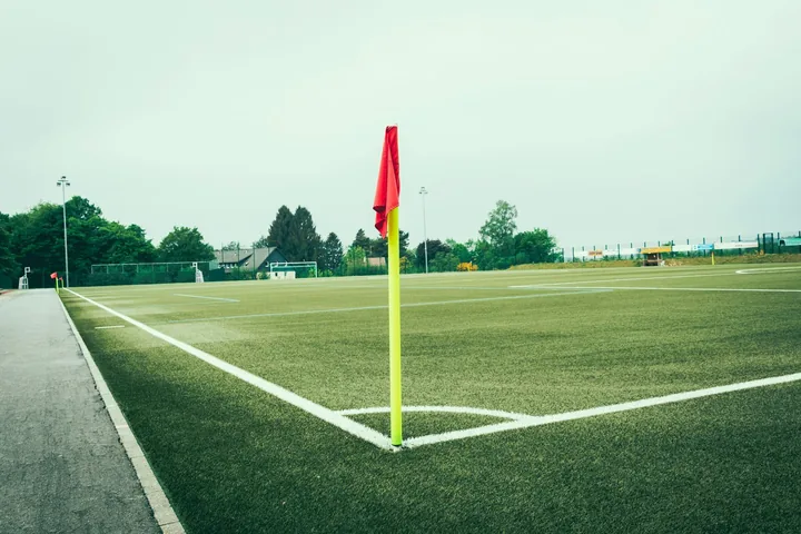 ESPN记者：皇马为琼阿梅尼标价9000万欧，今夏或出售他；邮报：曼联未来数月可能会和B费进行新合同谈判｜友博体育首页（封面配图）
